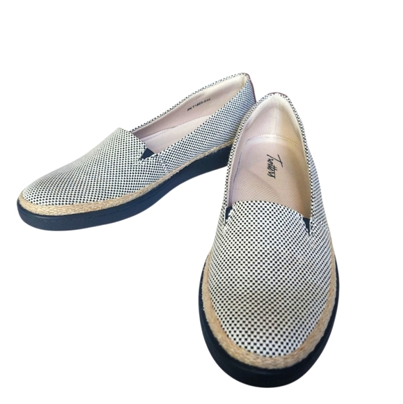 Trotters Accents Black Linen Loafer Espadrille Size 8 Narrow Vacation Casual - Picture 1 of 9